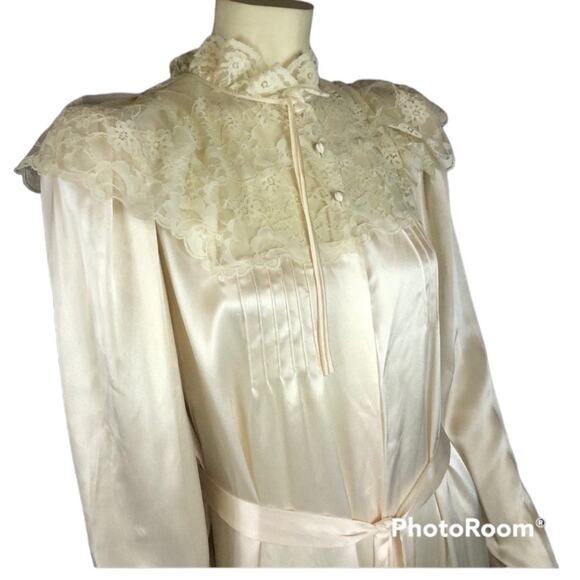 Vintage Victoria’s Secret gold label lace Victorian Edwardian robe size small - Picture 2 of 12
